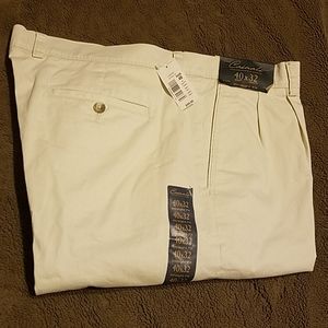 Roundtree and Yorke Casuals twill pants